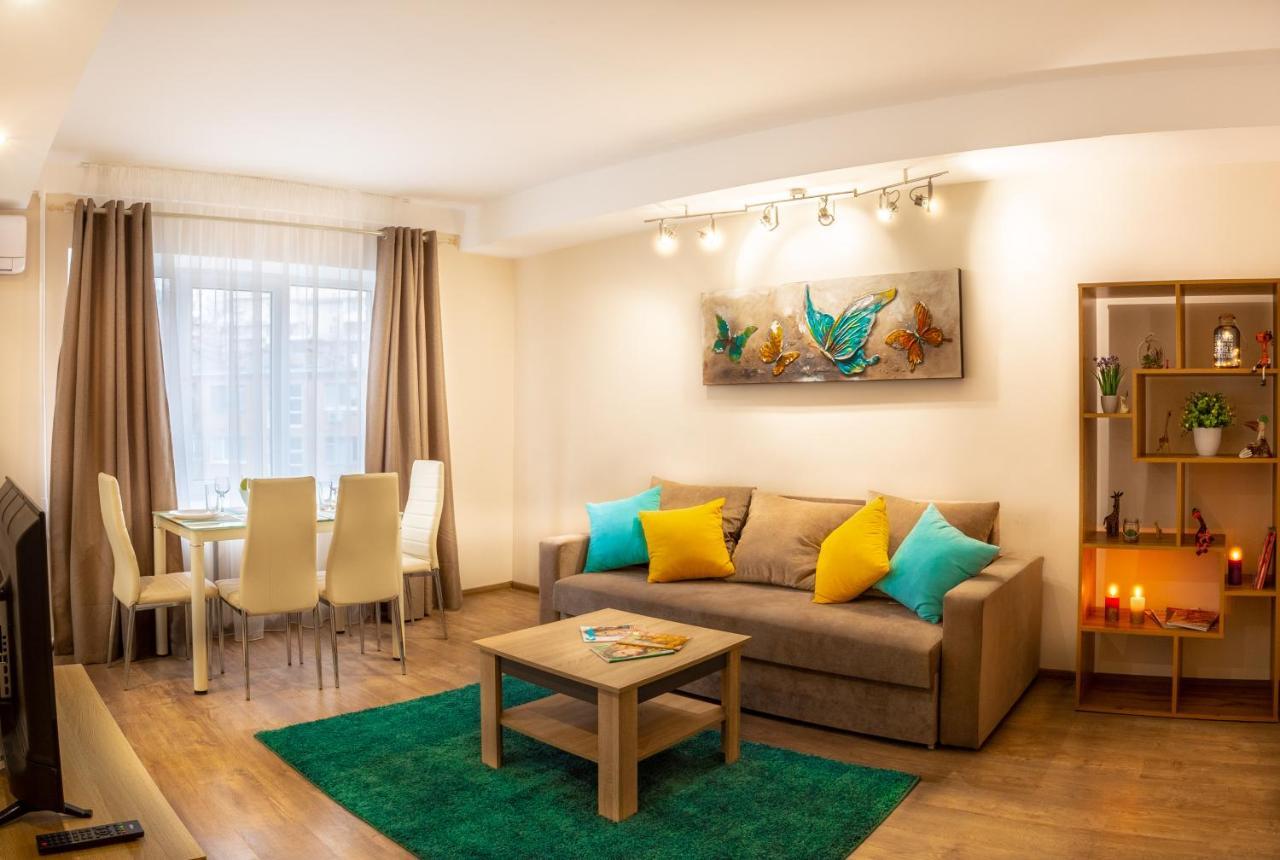 Квартира Поруч Із Палацом Україна Та Ocean Plaza Киев Екстериор снимка